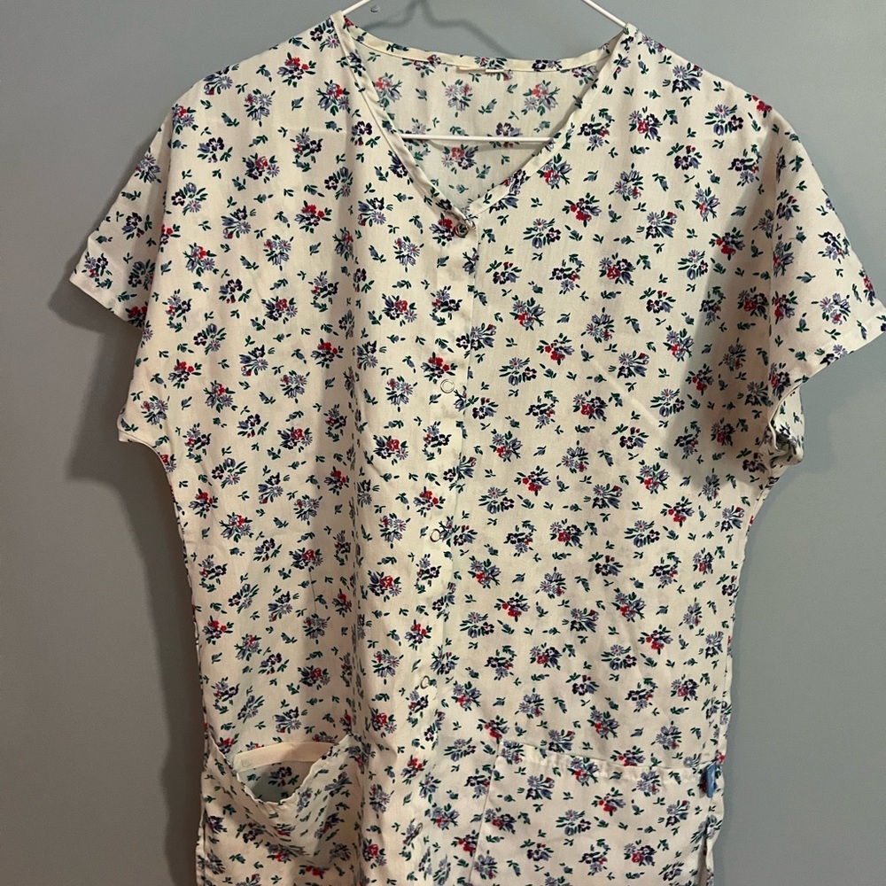 Vintage Floral Print Scrub Top